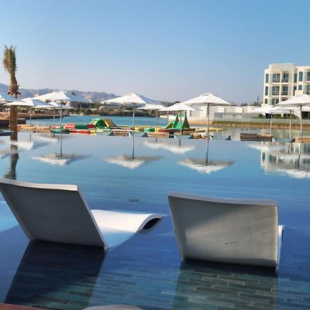 Cloud 7 Residences Ayla Aqaba Exterior foto The resort's lagoon