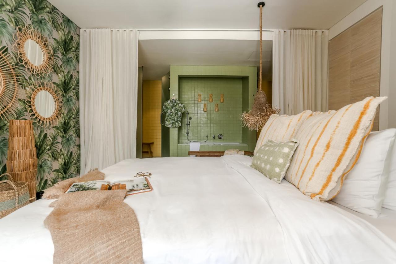 Cloud 7 Residences Ayla Aqaba Exterior foto A bedroom at the hotel