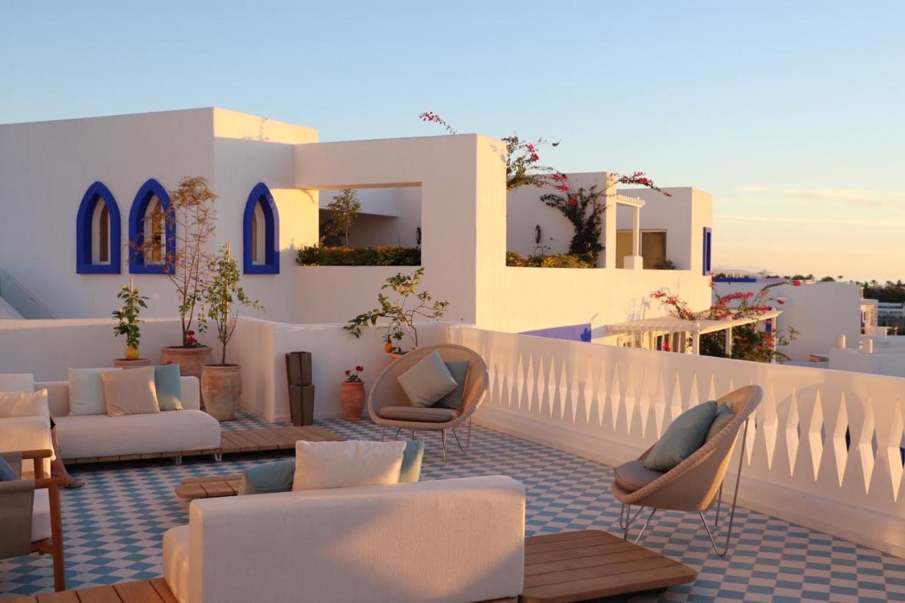 Cloud 7 Residences Ayla Aqaba Exterior foto Roof terrace at the Hotel Palais Majorelle