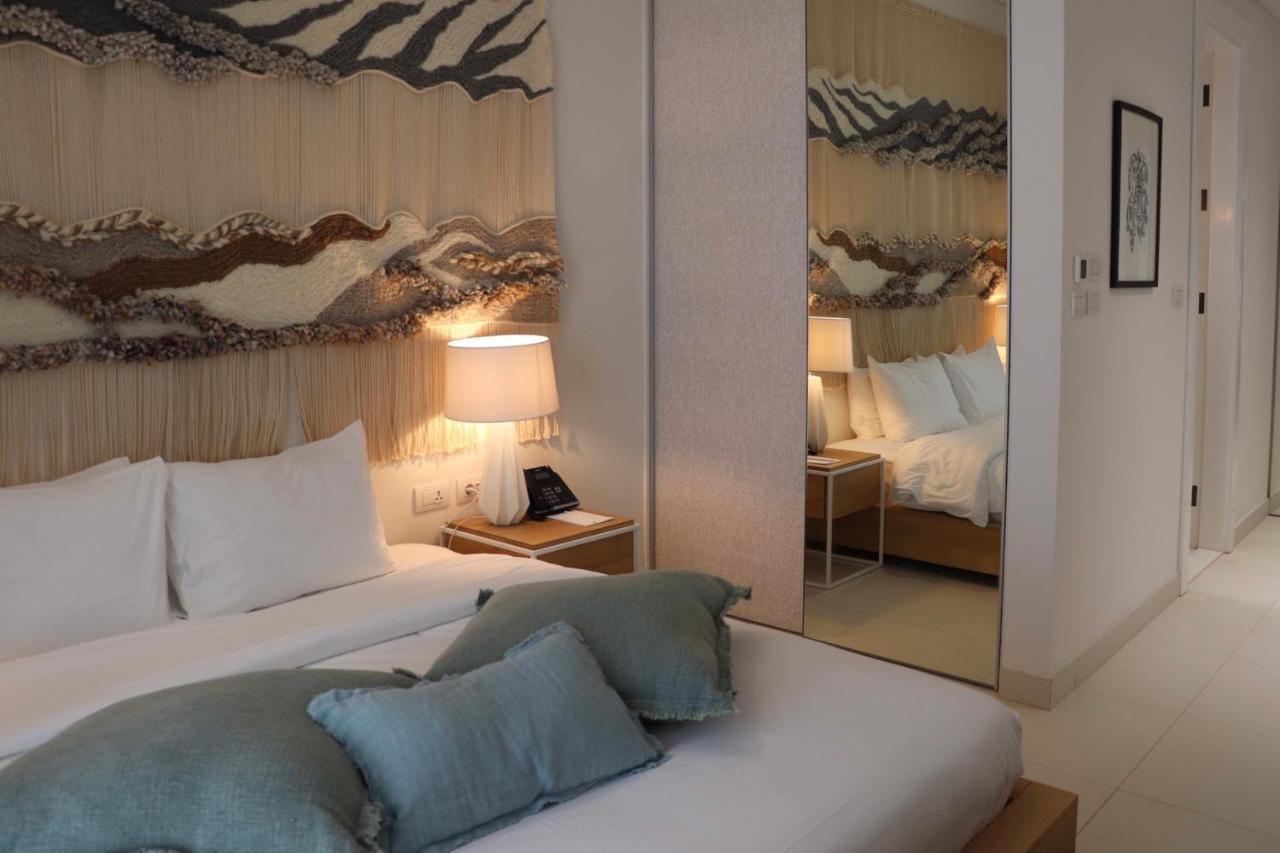 Cloud 7 Residences Ayla Aqaba Exterior foto A bedroom at the hotel