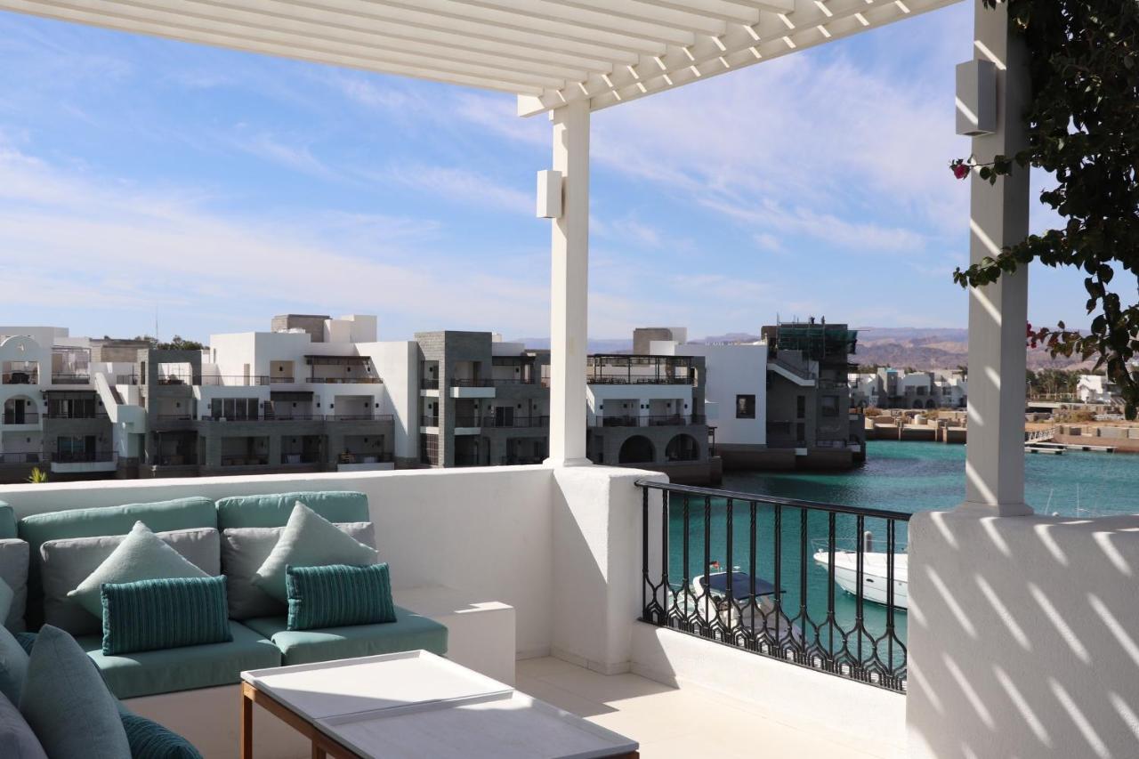 Cloud 7 Residences Ayla Aqaba Exterior foto View of the Red Sea from a balcony in El Alamein