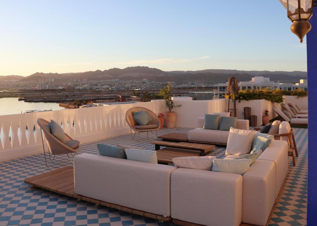 Cloud 7 Residences Ayla Aqaba Exterior foto Rooftop terrace at the Hotel Amanjena