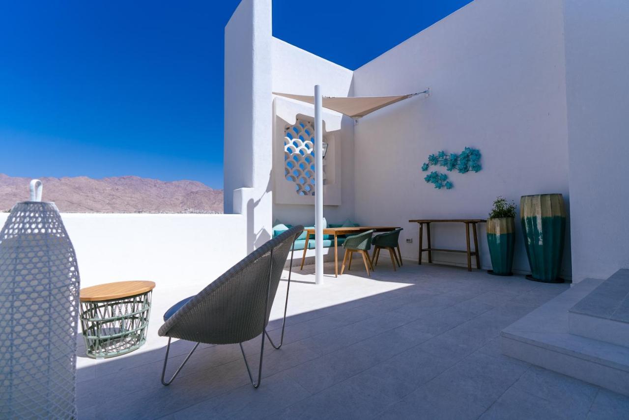 Cloud 7 Residences Ayla Aqaba Exterior foto 3D rendering of a rooftop terrace