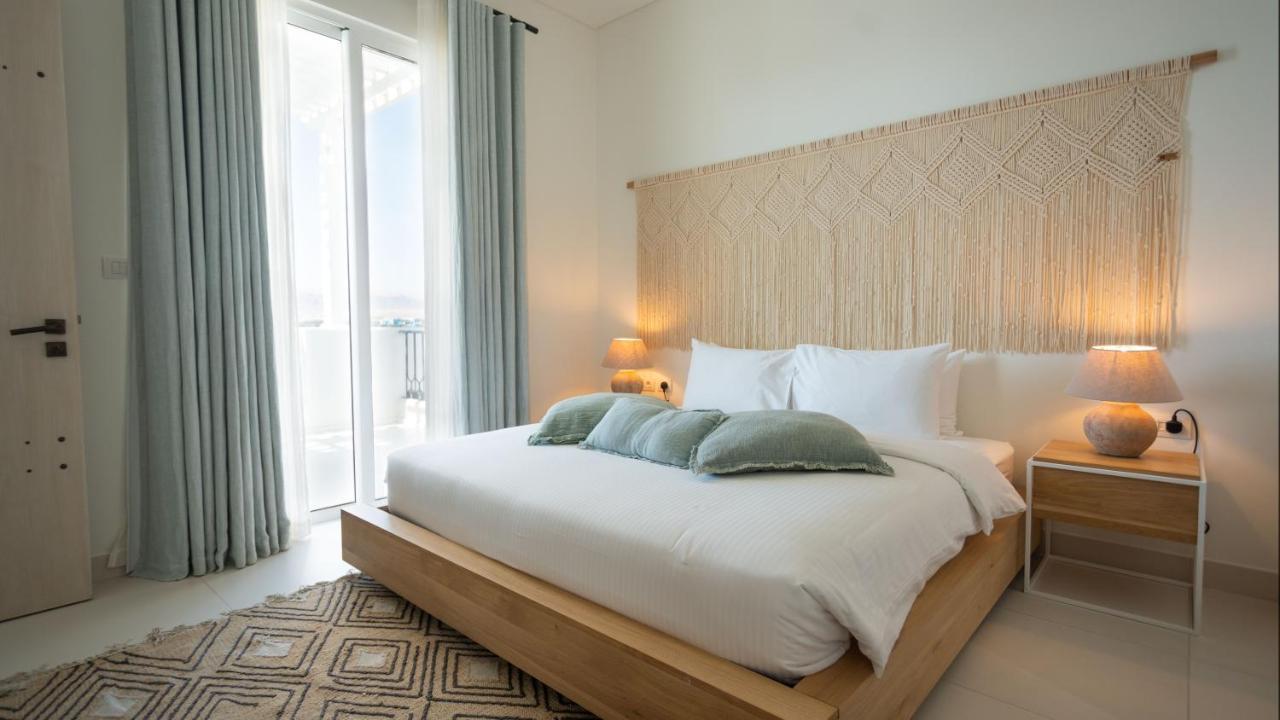 Cloud 7 Residences Ayla Aqaba Exterior foto A bedroom at the hotel